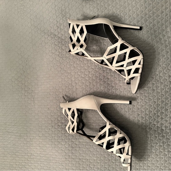 Kendall & Kylie white high heel sandals - Picture 3 of 4